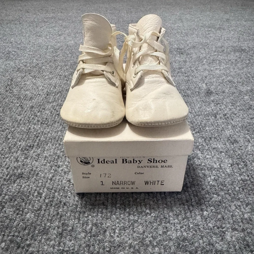 Mrs. Day's Ideal Baby Shoe White Size 1 Narrow Lace Up Original Box Vtg‎